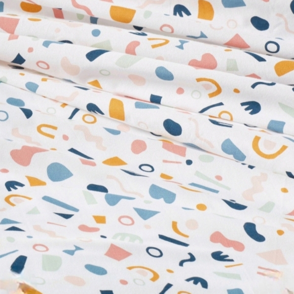 Pillowfort Queen Size Geometric Cotton Percale Sheet Set NWT - Picture 4 of 9